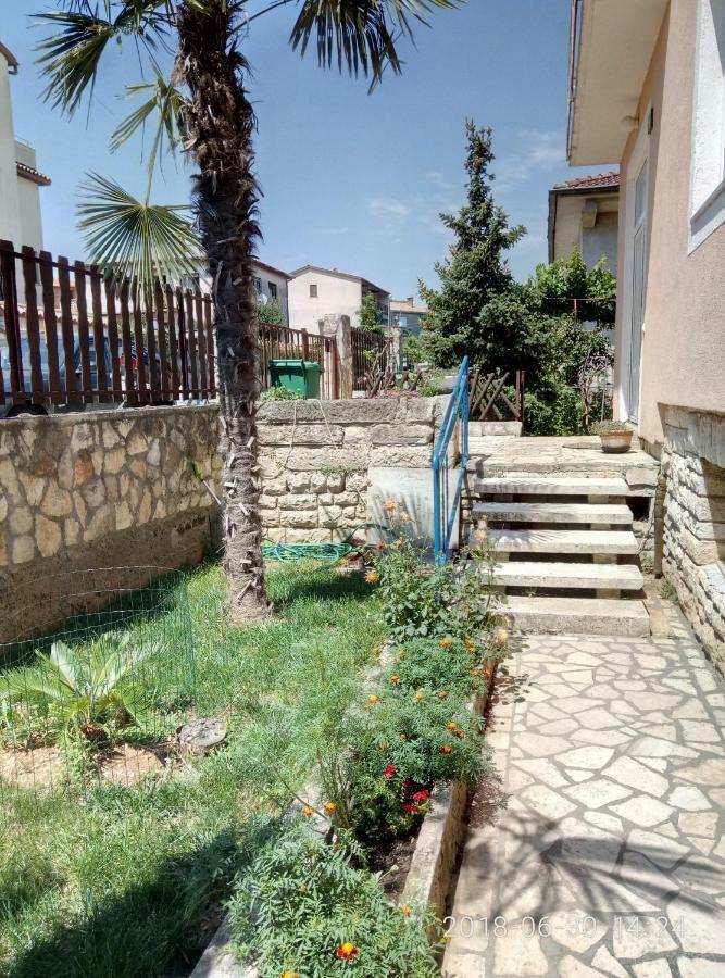 Apartman Vivian Pula Extérieur photo