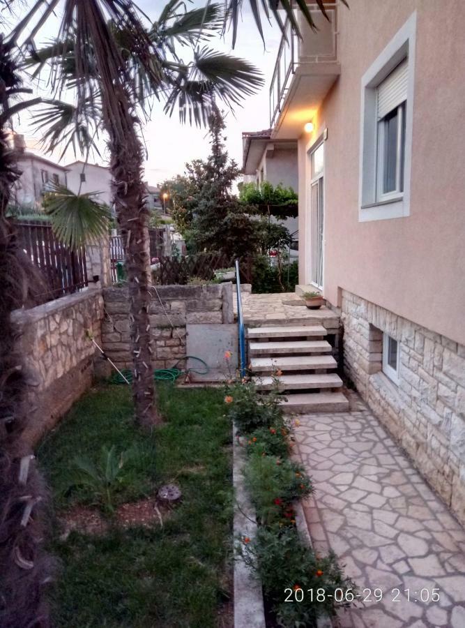Apartman Vivian Pula Extérieur photo